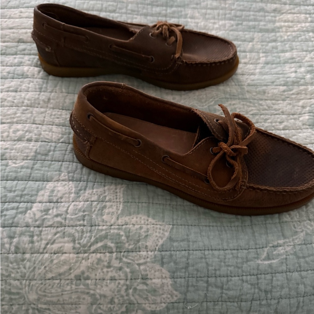 BedStu Distressed Brown Leather Boat Shoed